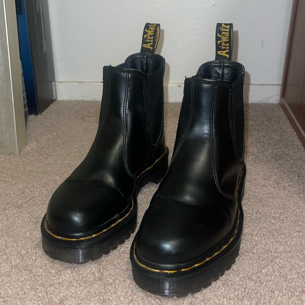 Dr. Martens 2976 Bex smooth leather chelsea boots size 6
